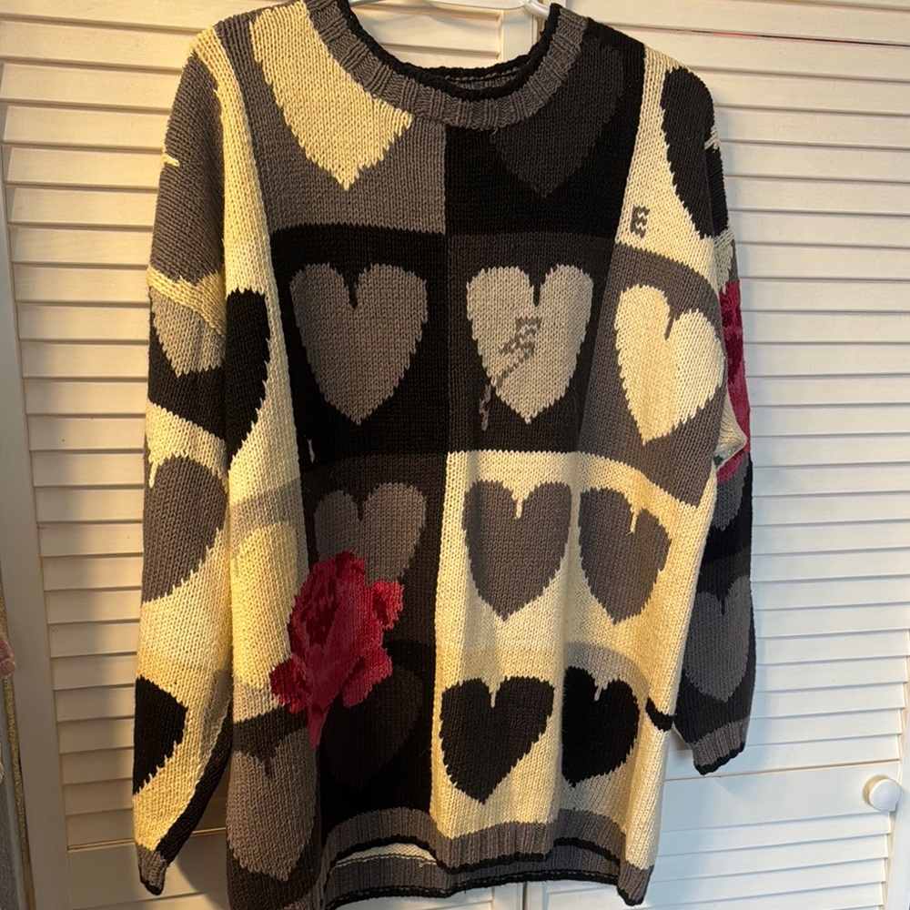 Heart Patterned Sweater - Black, Gray, Cream